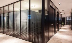 پارتیشن شیشه ای سرویس بهداشتی