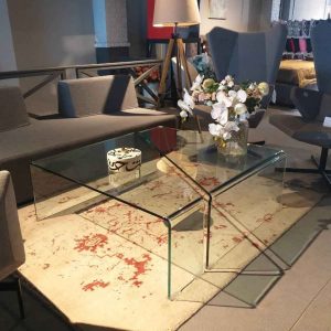 شیشه روی میز