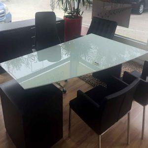 میز رایانه شیشه ای
