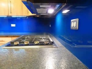 شیشه چاپی بین کابینت