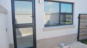 درب آلومینیومی کشویی