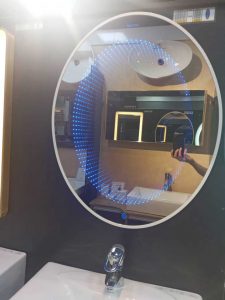 آینه بزرگ نما