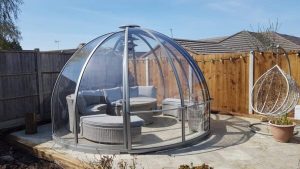 گنبد شیشه ای