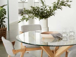شیشه روی میز ناهارخوری