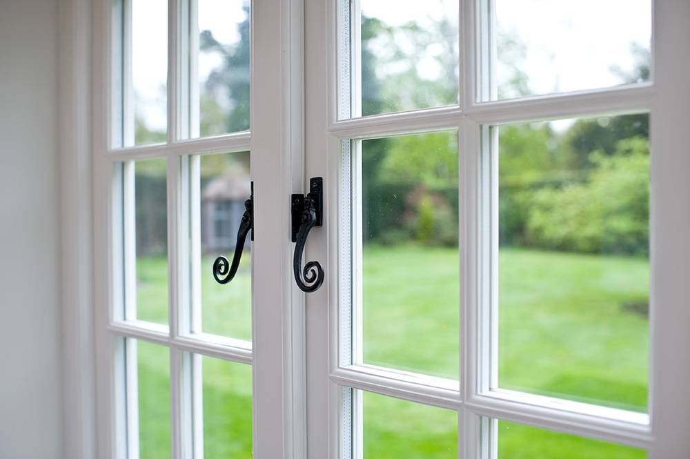 پنجره دوجداره UPVC لولایی